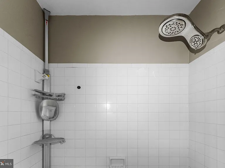 7302 Rokeby Dr — Photo 26