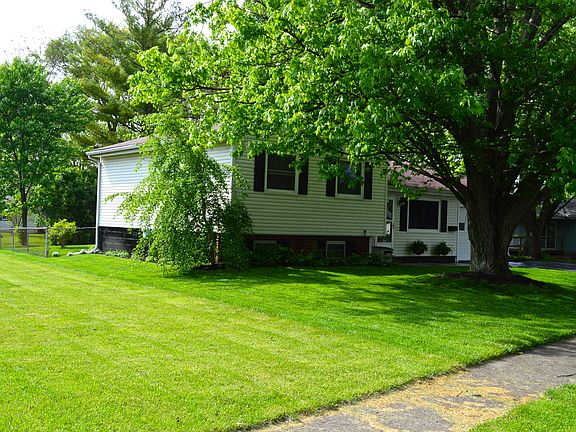 3rd image of 1384 Ashley Dr