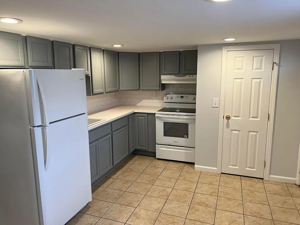 8 Balmforth Ave #3F