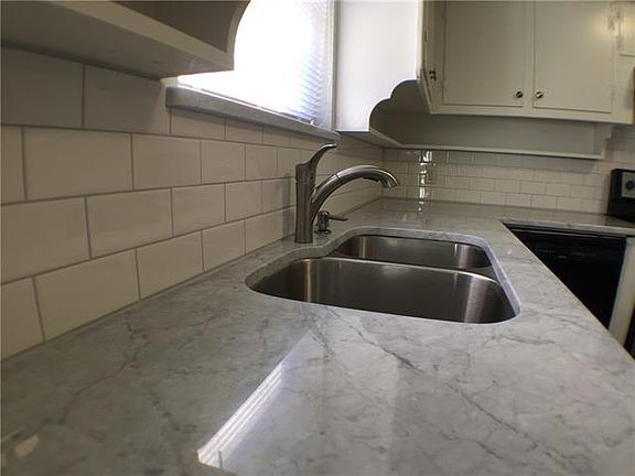 3rd image of 6905 Chippendale Dr