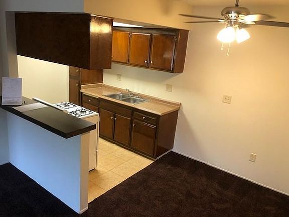 4th image of 1540 E Canfield Ln &-apt 28