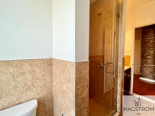 Rented by Hagstrom Management Inc | media 10