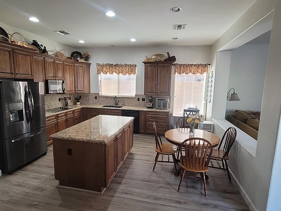 5th image of 17568 W IVY Lane