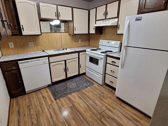 2nd image of 3442C State St