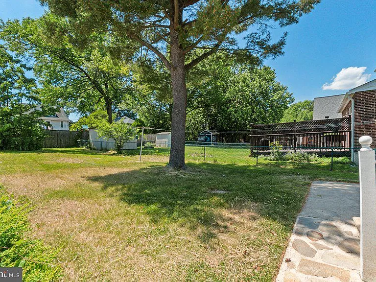 3027 Lavender Ave — Photo 22
