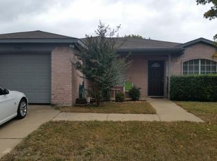 5733 Stone Meadow Ln, Fort Worth, TX 76179