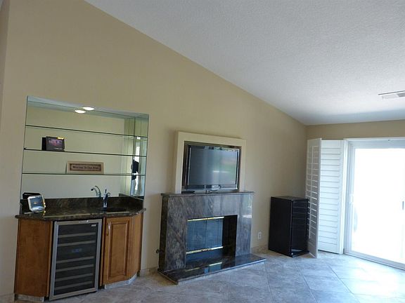 3rd image of 659 Vista Lago Cir N