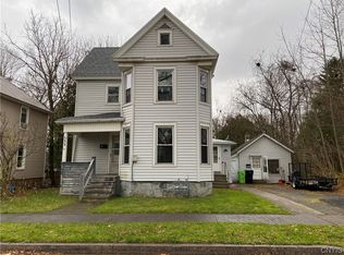 533 & 533-1/2 Elizabeth St, Oneida, NY 13421