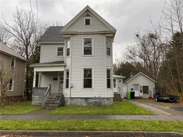 533 & 533-1/2 Elizabeth St, Oneida, NY 13421