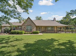 5621 E Hunter Ln, Claremore, OK 74019
