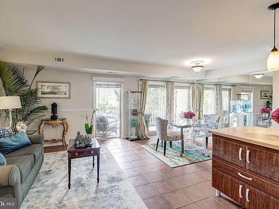 3rd image of 5250 Valley Forge Dr APT 208