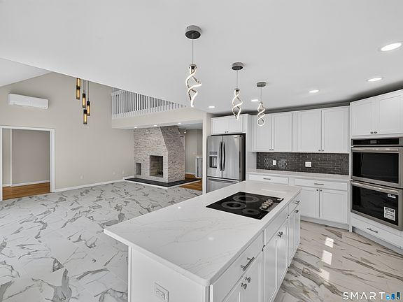 3rd image of 44 Chamberlain Hill Road