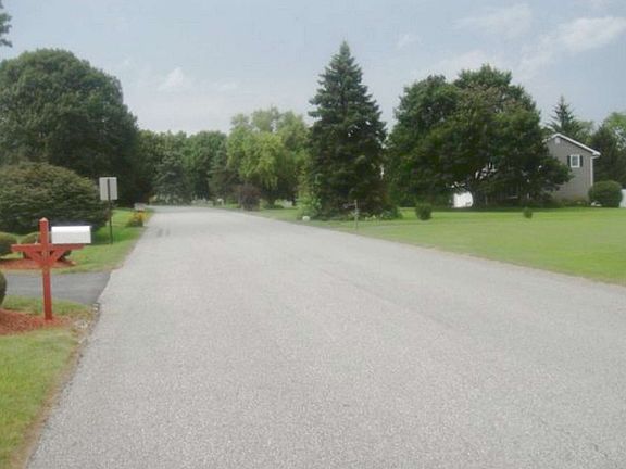 5th image of 640 Butternut Dr