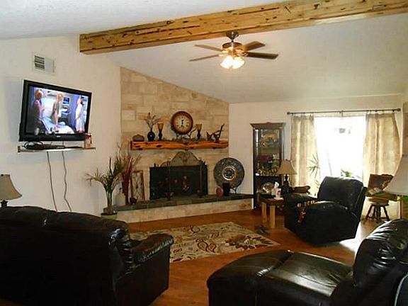 4th image of 400 Johnson Ct