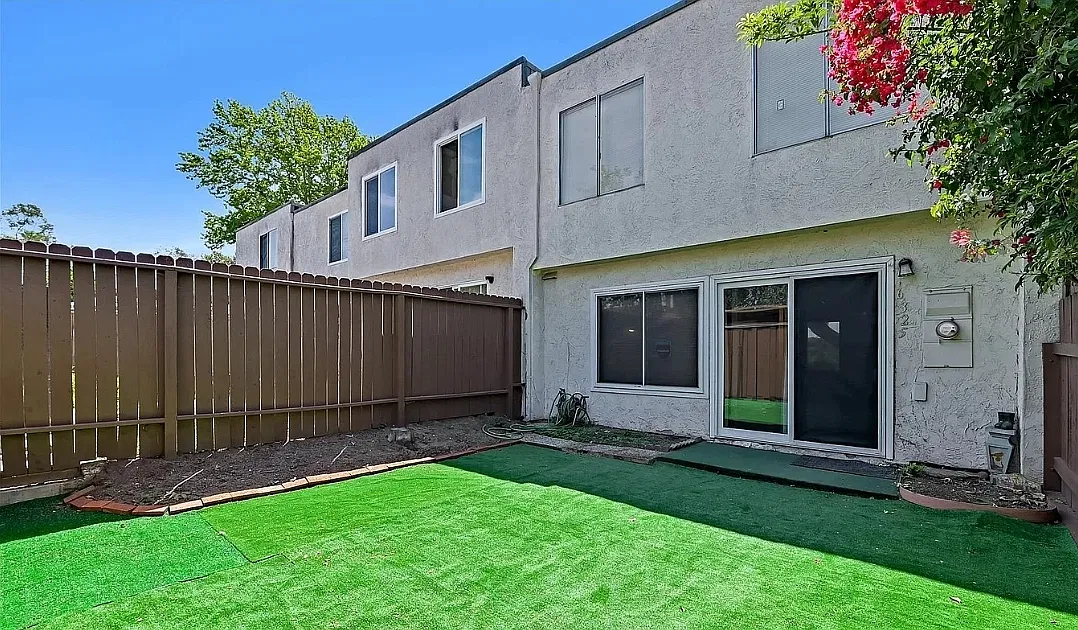3 bed, 1.5 bath, 1128 sqft, $3,595 — Photo 2