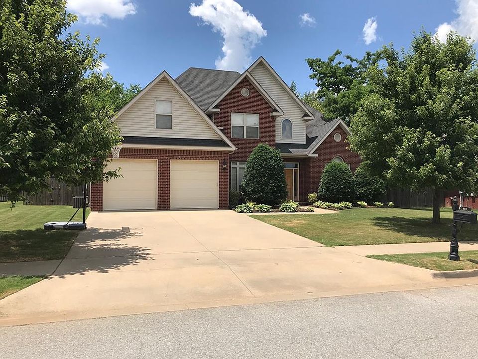 1st image of 602 SE Jamaica Dr