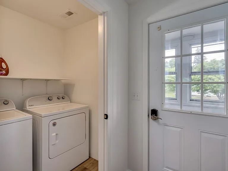 703 State St — Photo 26