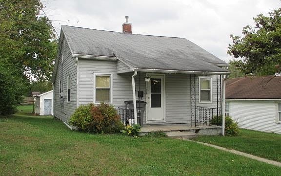4th image of 1026 Arvin Ave