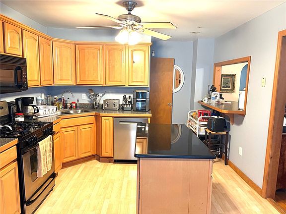2nd image of 709 Grove St