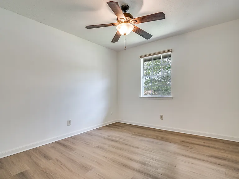 1107 Terrace Trl — Photo 9