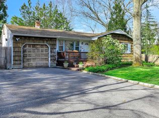 11 Madeline Rd, Ridge, NY 11961