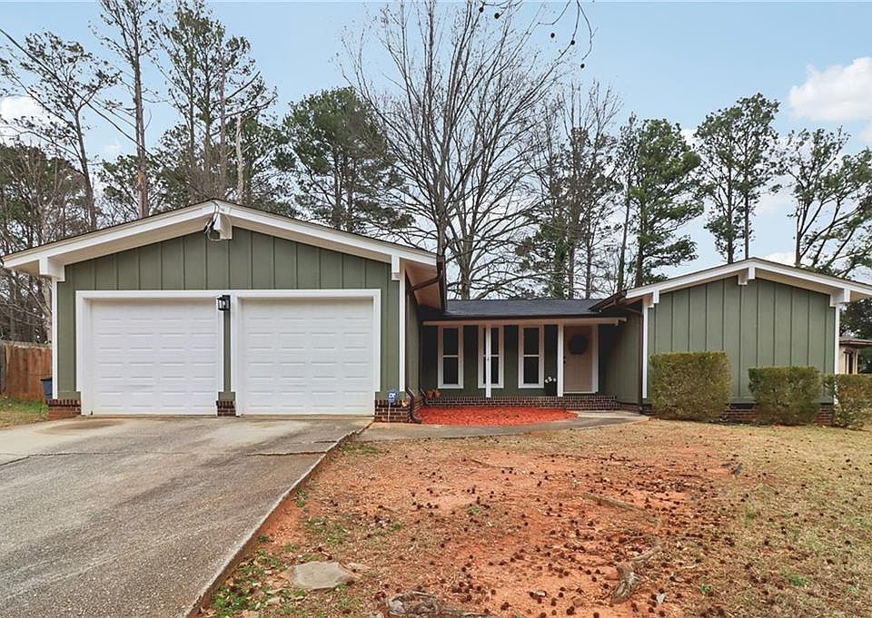 1st image of 152 Club Cir