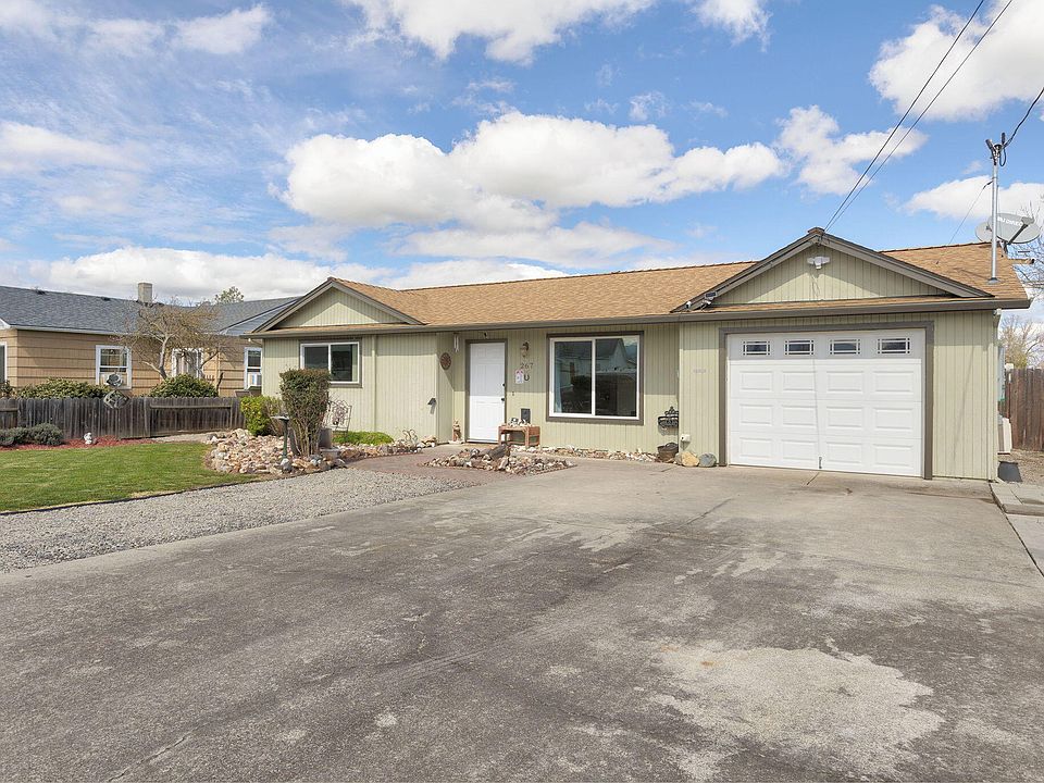 1st image of 267 De Barr Ave