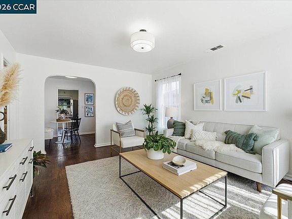 2nd image of 418 44th St