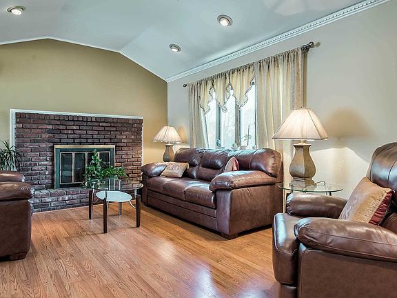 2nd image of 482 Charles Ave
