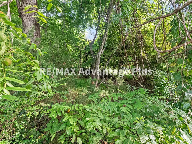 200 Gross St — Photo 37