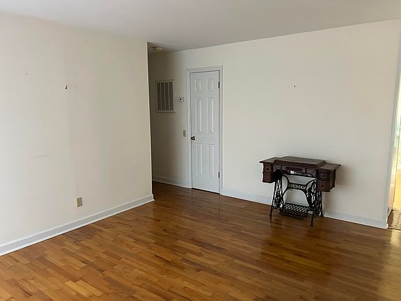 5th image of 801 Cloverhurst Drive