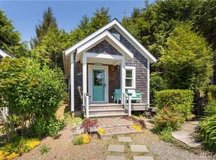 41 Beach Cabin Ln, Pacific Beach, WA 98571