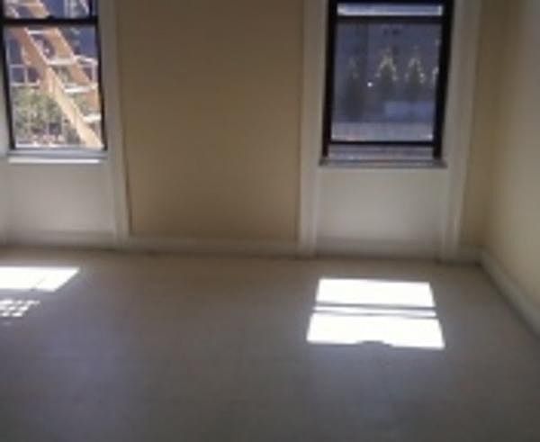 2nd image of 2627 Webster Ave APT 2C