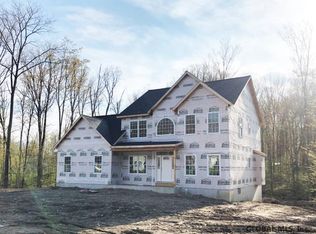935 Mac Arthur Dr, Ballston Spa, NY 12020