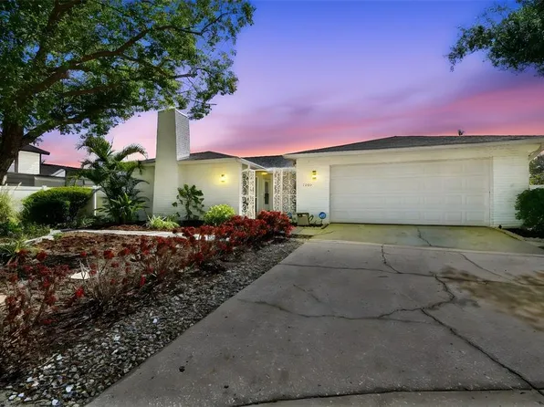 7405 Clearview Dr, Tampa, FL 33634