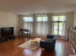 100 Lakeview Dr, Old Tappan, NJ 07675