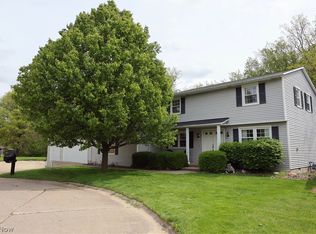 915 Nautical Dr, Vermilion, OH 44089