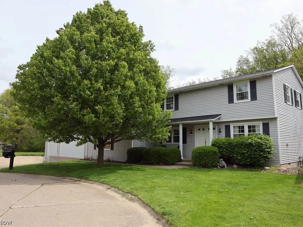 915 Nautical Dr, Vermilion, OH 44089