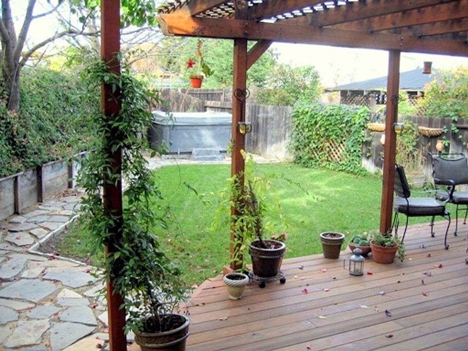 2nd image of 931 Bluewater Dr