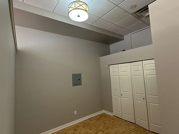 5th image of 1012 W Railroad Ave APT 102