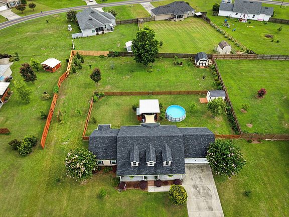 2nd image of 73 Mill Pond Pl