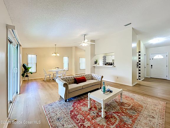 4th image of 760 Highland Ave NW