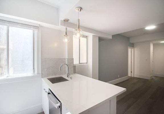 4th image of 525 Leavenworth St APT 3