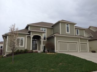9625 Appleridge Ln, Lenexa, KS 66227