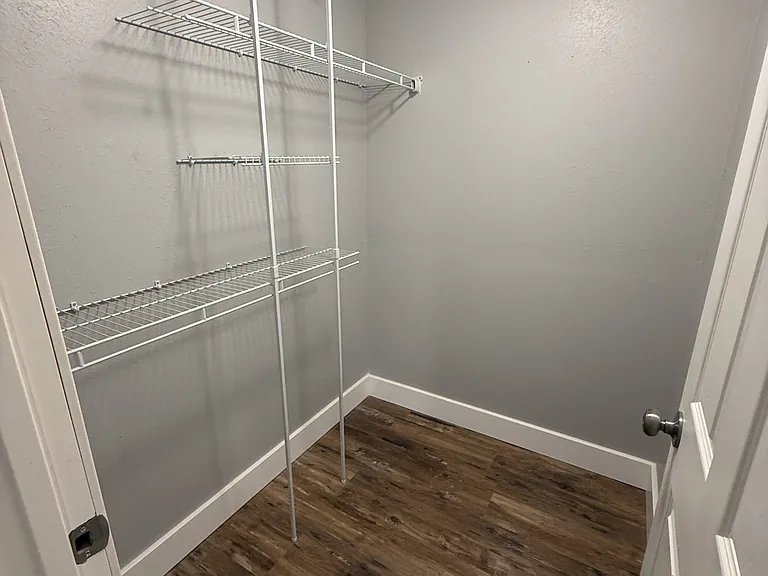 4718 Diana Dr — Photo 21