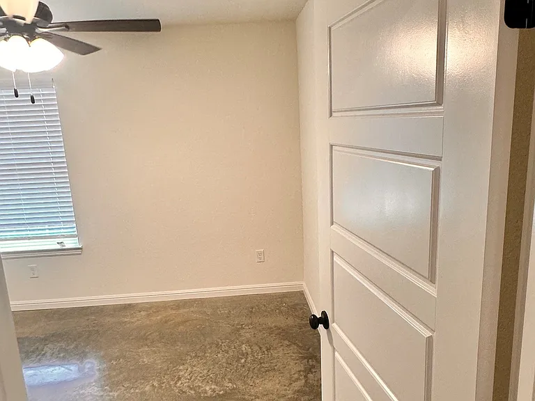 401 E Allen Ave — Photo 10