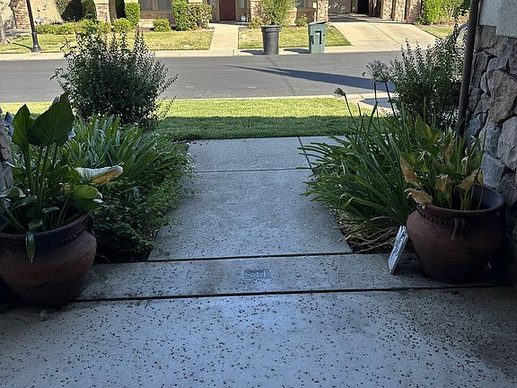 4th image of 1624 Avondale Dr