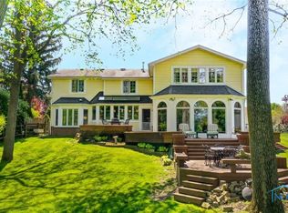 5351 River Oaks Ct, Sylvania, OH 43560