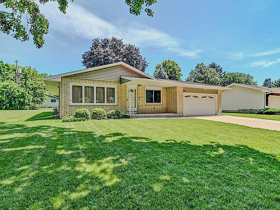 3rd image of 617 Harmony Hill Dr