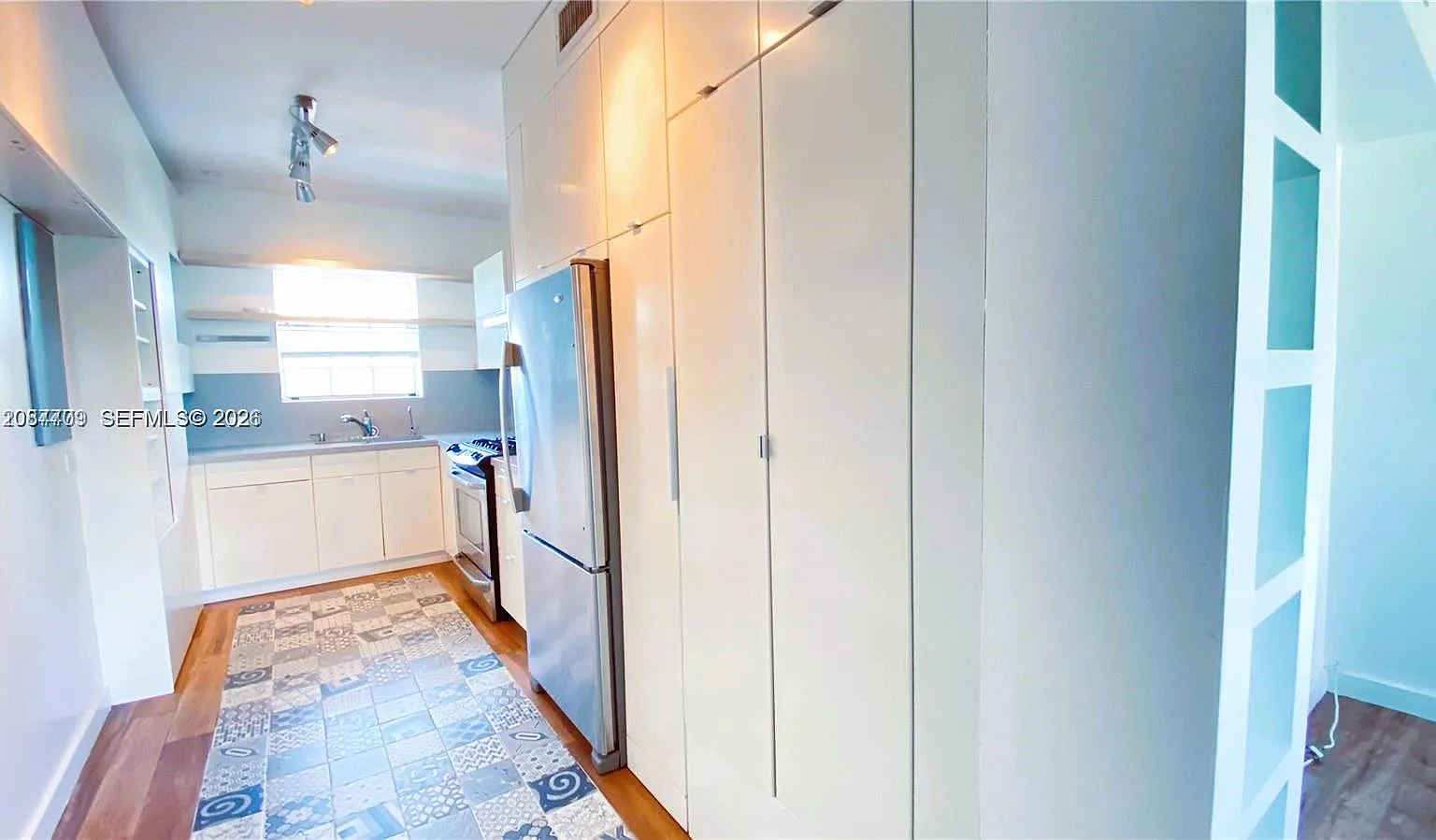 Bay View Condo — Photo 4
